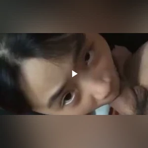 Em FWB bú cu cực ngoan để anh đút chim ngập miệng