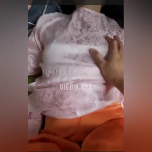Tranh thủ buổi trưa cùng cô giáo chưa kịp cởi bộ áo dài