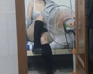 Tình yêu đơn giản không quà cáp qua phòng trọ em là được